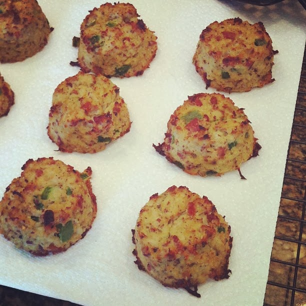 Cauliflower Biscuits with Bacon &amp; Jalapeño {Paleo} – Just Jessie B
