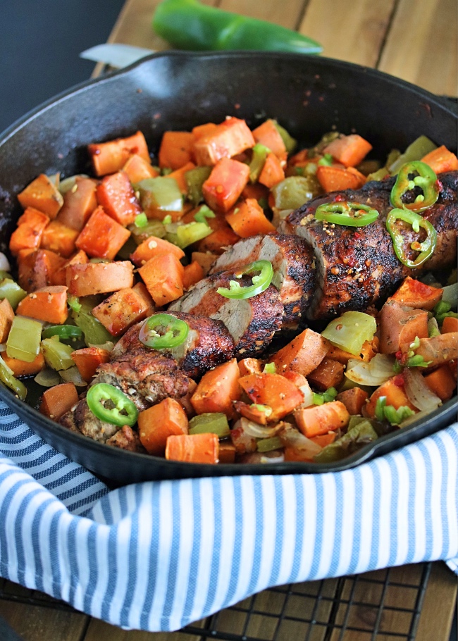 Cinnamon Chili Rubbed Pork Tenderloin with Vegetables PALEO, Whole30